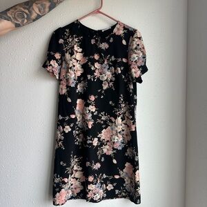Soprano Silk Floral Short Sleeve Shift Dress - Black with Pink Floral